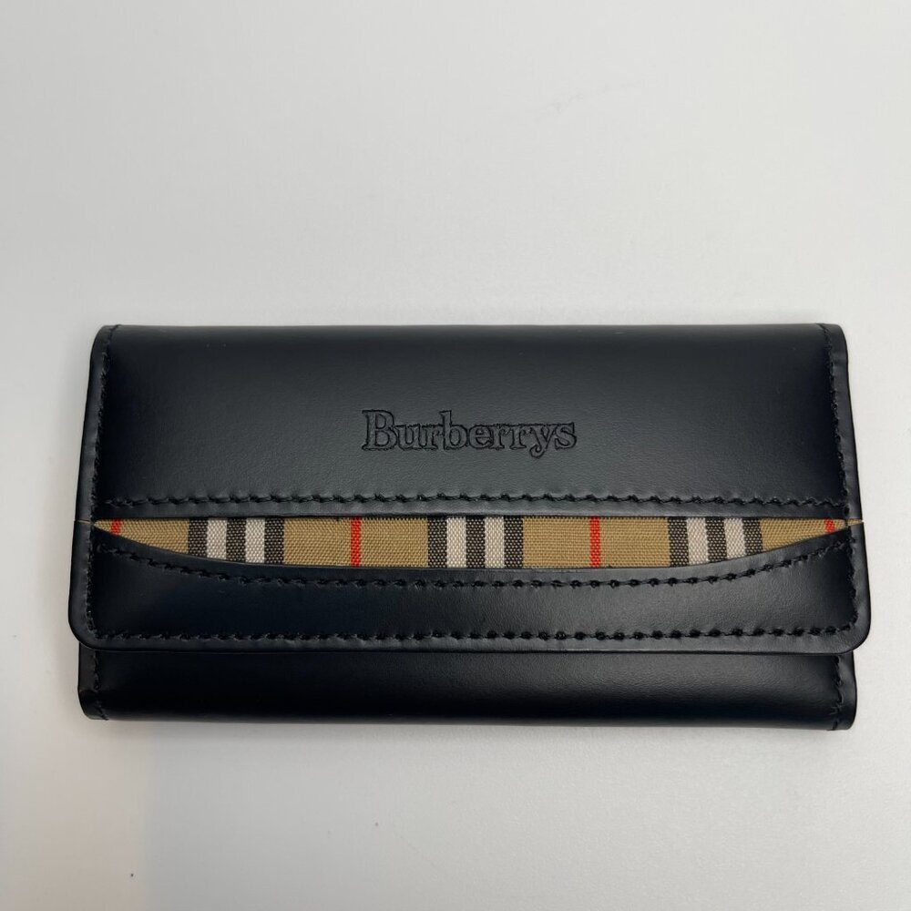 Burberrys Vintage Leather Key Holder with Nova Check Accents in Black - Preowned - Picture 1 of 9